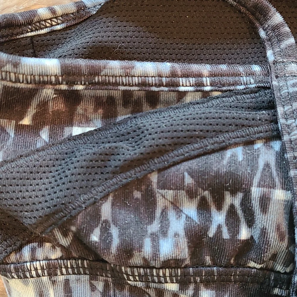 ❌️SOLD❌️ Athleta Cobra Dot Invigorate 2 in 1 Tank - Picture 8 of 10